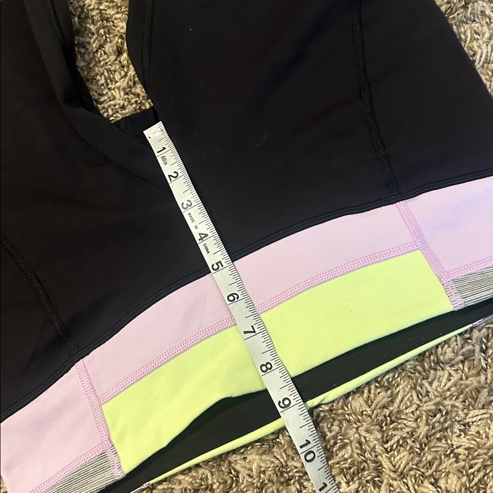 Lululemon Cropped Leggings Size 8 - Picture 5 of 8